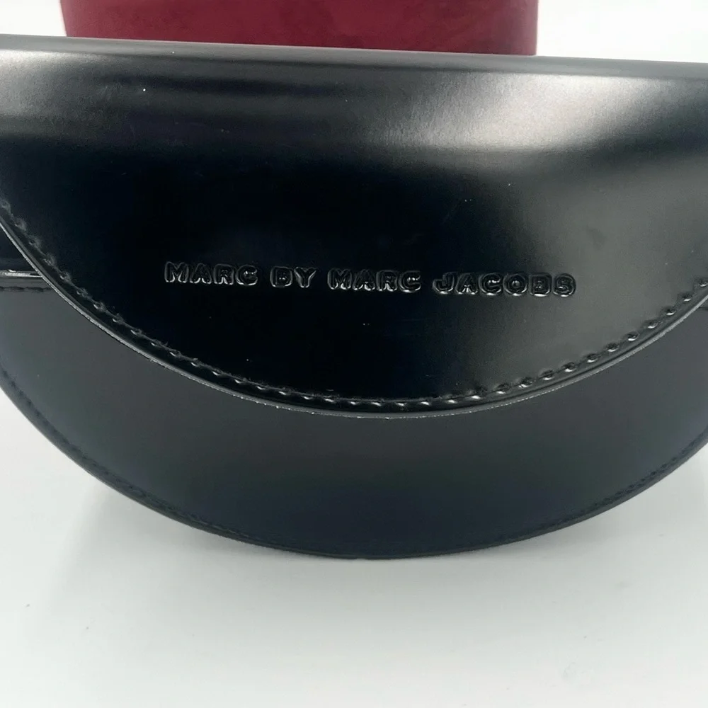 Marc by Marc Jacobs Elegant Black Case